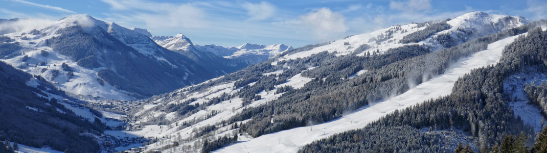 Einen Tag vor dem Saisonstart am 30.11. sind die Pisten in Saalbach bereit für die ersten Skifahrer.