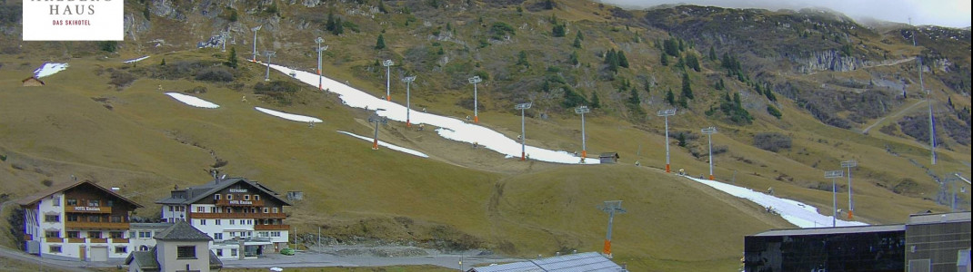Zweistellige Temperaturen machen aktuell Weltcuprennen in Lech-Zürs unmöglich.