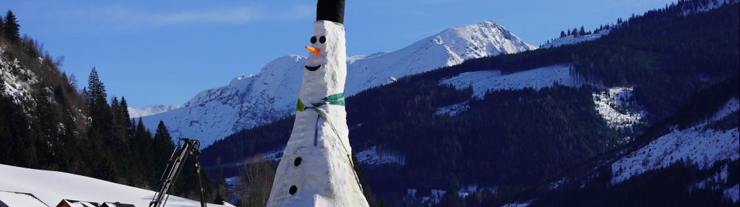 Stolze 38 Meter hoch ist der Schneemann in Donnersbachwald letztendlich geworden.