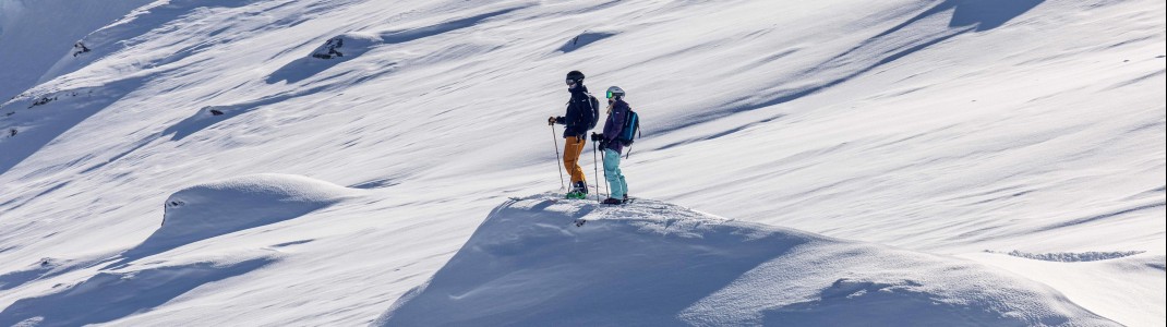 Schöffel präsentiert für die Wintersaison 2022/2023 gleich zwei neue Skitouring Kollektionen.