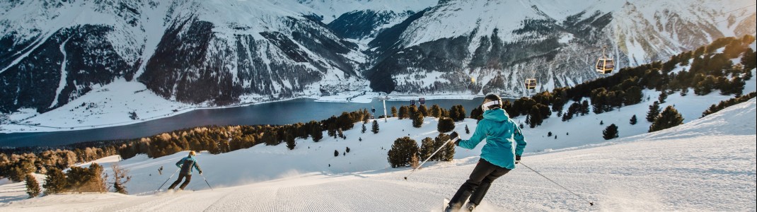 Skifahren mit Blick auf den Reschensee - das gibt's nur im Skigebiet Schöneben-Haideralm!