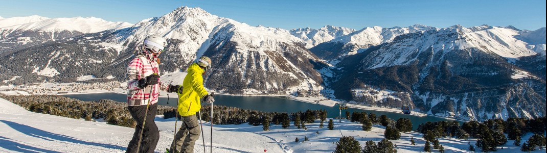 Skifahren mit Blick auf den Reschensee - das gibt's nur im Skigebiet Schöneben-Haideralm!