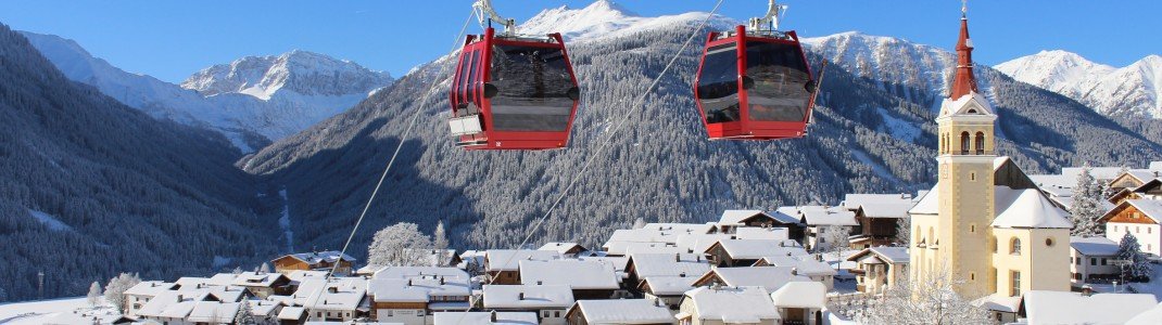 Von Obertilliach bringt die Gondelbahn Golzentipp die Skifahrer und Snowboarder auf den Berg.