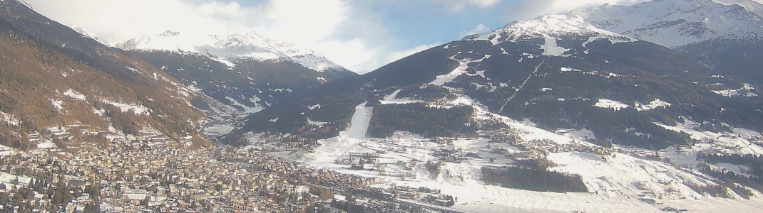 Die Stelvio Piste endet direkt am Ortsrand von Bormio.