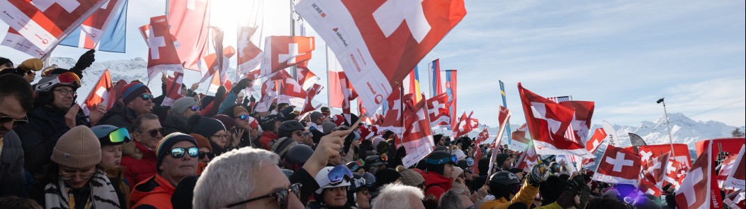 Tausende Fans fiebern im Zielstadion in St. Moritz mit.