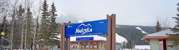 Der Eingangsbereich in Nakiska, Kananaskis Country, Alberta, Kanada