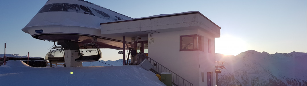 Die Bergstation der Alblittkopfbahn bei Sonnenaufgang.