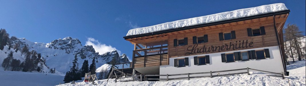 Die Ladurnerhütte befindet sich oberhalb der Bergstation des Sessellifts "Ladurns" I".