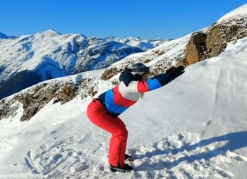Before heading onto the mogul, be sure to warm up your knees and torso.