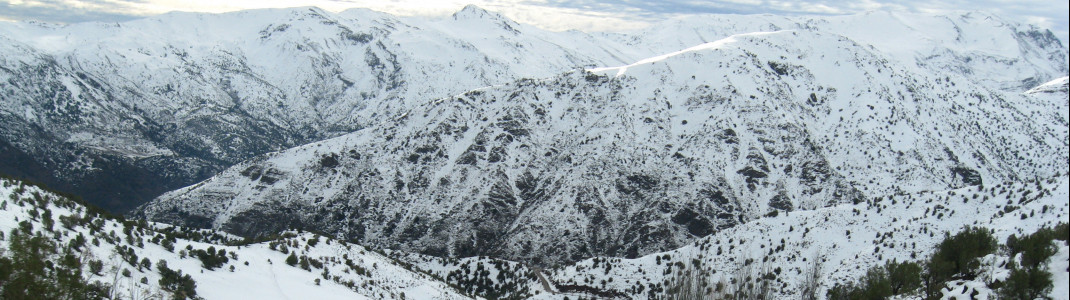 The road to El Colorado and Farellones - A total of 130 kilometres of pistes await passionate winter sports enthusiasts.