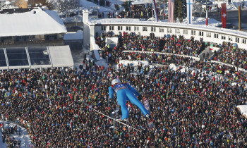 Vierschanzentournee und Skiflug-WM werden wieder Tausende Fans zu den Schanzen locken.