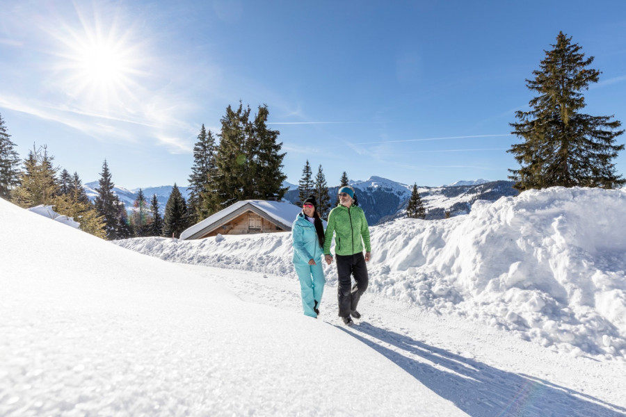 Auf vier ausgeschilderten Winterwanderwegen kannst du das Ski Juwel abseits der Pisten erkunden.