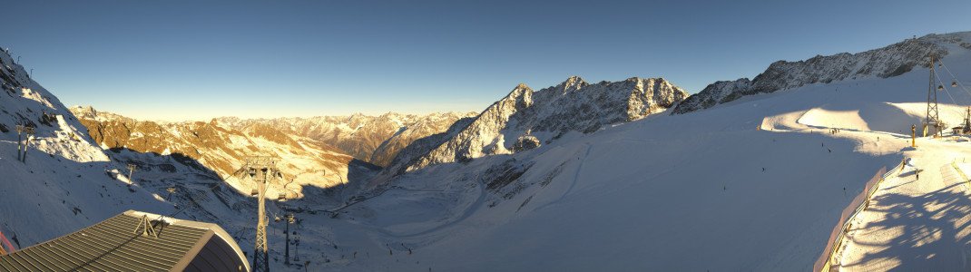 Blick von der Schwarzen Schneid in Sölden.