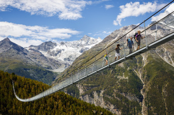 Die längste Hängebrücke der Welt befindet sich auf dem Europaweg zwischen Grächen und Zermatt.