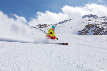 Am Schnalstaler Gletscher erwarten dich schneesichere Pisten bis Mai!