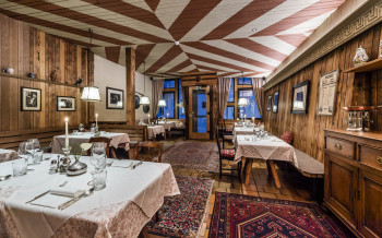 Im Restaurant erwarten dich Südtiroler Spezialitäten und mediterrane Genüsse. Für kleine Gäste gibt's extra Kindergerichte!