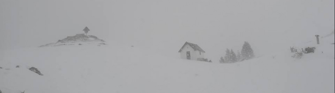 Neuschnee seit Dienstag: Die Eggenalm in den Chiemgauer Bergen bei Kössen.