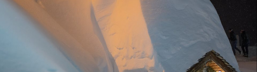 Immer weiter wachsen die extremen Schneeberge in Val Thorens in Frankreich.