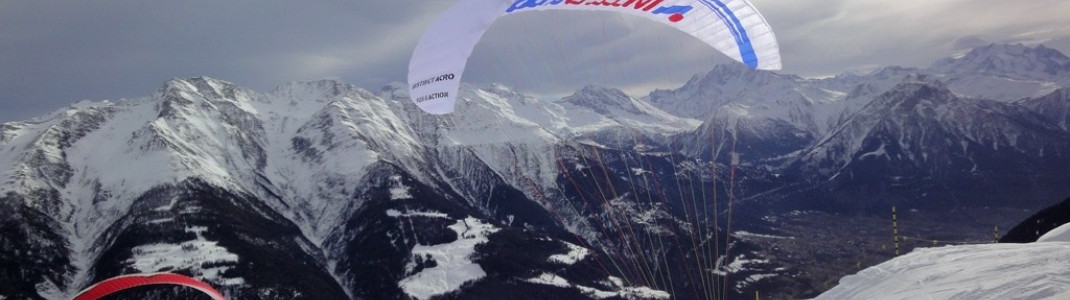 Die Südhänge des Rhônetals sind beliebte Startpunkte für Paraglider.
