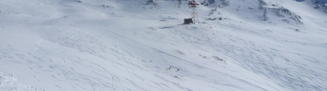 Tiefschneehänge unterhalb der Bergstation.