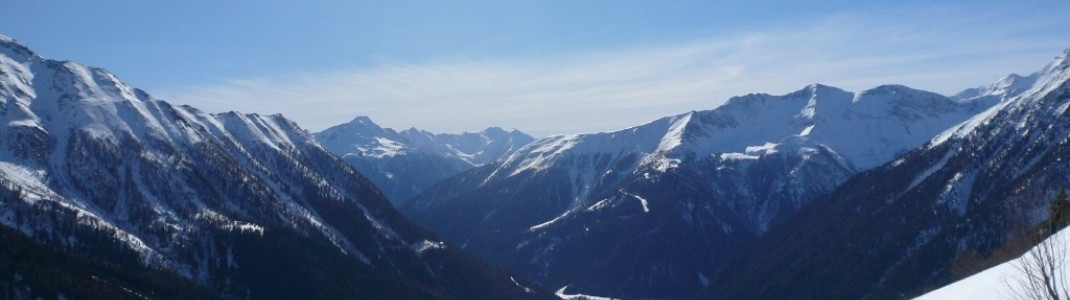 Blick ins Tal auf 1200 Höhenmetern.