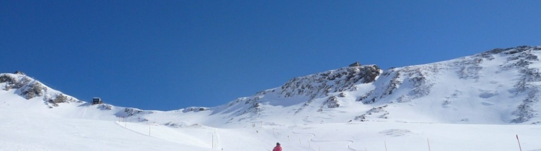 Blick auf Pisten Nr. 4 und 1 von unten.
