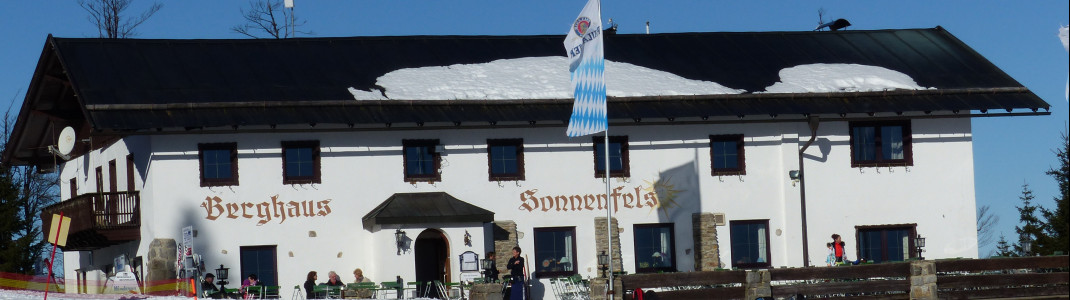 Im Berghaus Sonnenfels findet täglich nach LIftschluss die Herzl-Party statt.