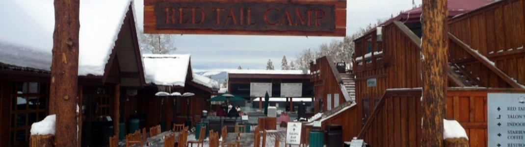 Der Treffpunkt in Beaver Creek für Partyfans: Das "Red Tail Camp" an der Talstation des "Grouse Mountain Express" Lifts!