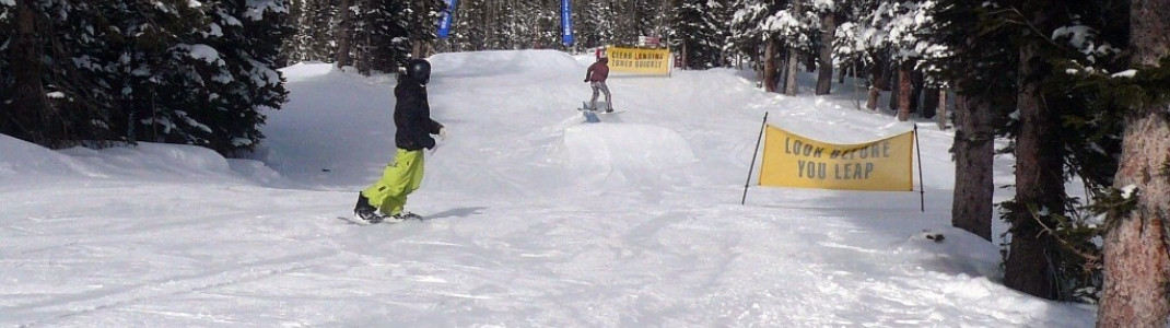 "Moonshine"-Terrainpark an der "Bootleg"-Piste!