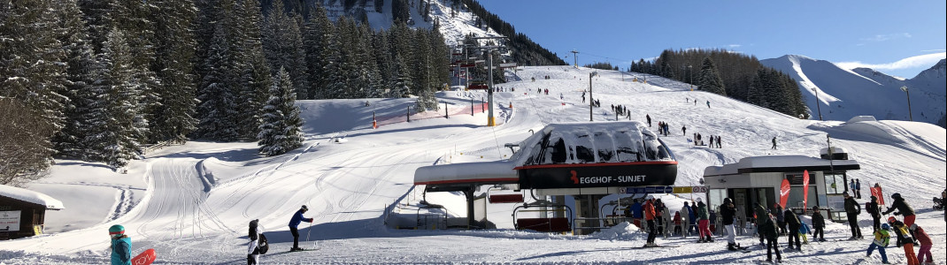 Die Piste am Egghof Sun Jet wird beleuchtet.