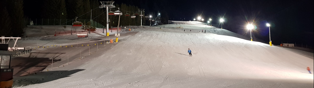 Die Egghof-Piste wird einmal wöchentlich zum Nachtskifahren beleuchtet.