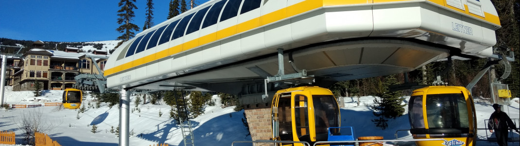 Eine Gondelbahn sorgt für einen reibungslosen Transport zu und vom Adventure Park