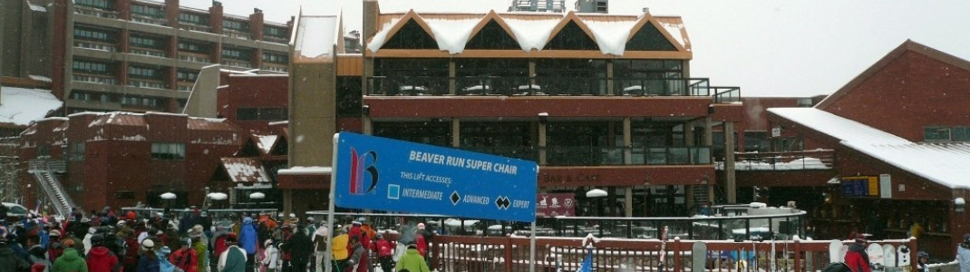 Après-Ski an der "Beaver Run SuperChair"-Sesselbahn-Talstation!