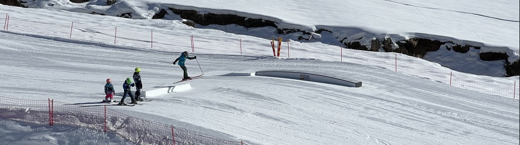 Aus dem Lift kann man den Snowpark gut beobachten.