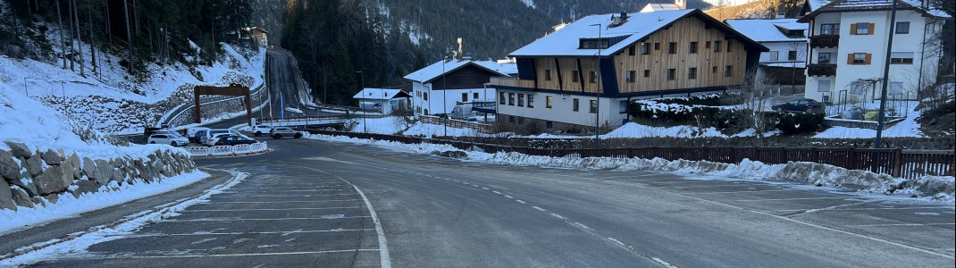 Die Parkplätze, wie hier in Welschnofen, sind kostenlos.