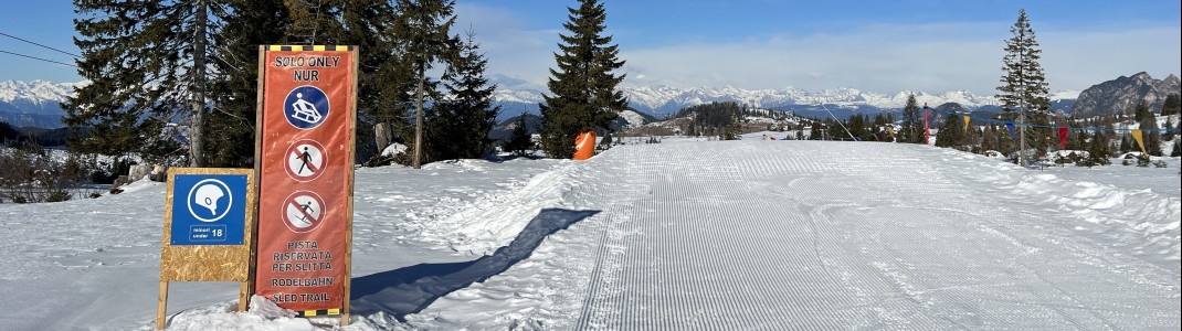 Auch die Rodelpiste ist gut präpariert und von der Skipiste abgegrenzt.