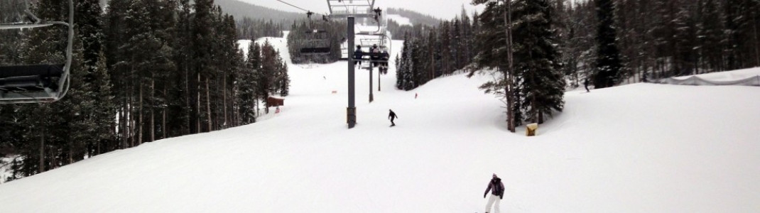 Snowboarder auf der Fair Play Abfahrt unterhalb des American Eagle Lifts!