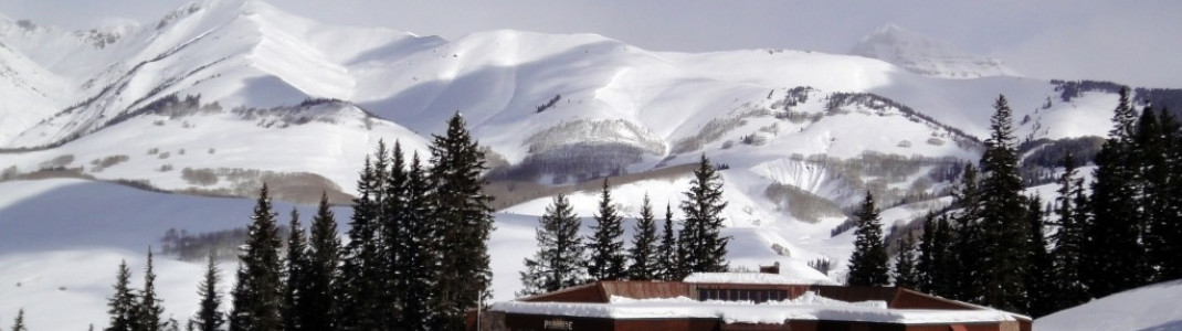 Das Paradise Warming House liegt vor Wind geschützt an der Talstation des Paradise Express Lifts und bietet seinen Gästen eine wunderschöne Sonnenterrasse.