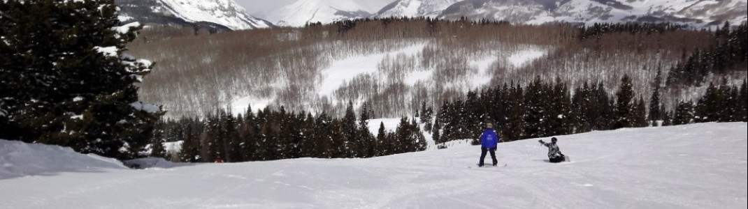 Wer das Snowboarden erlernen will, der ist auf den einfachen Abfahrten Houston, Poverty Gulch und Mineral Point bestens aufgehoben.