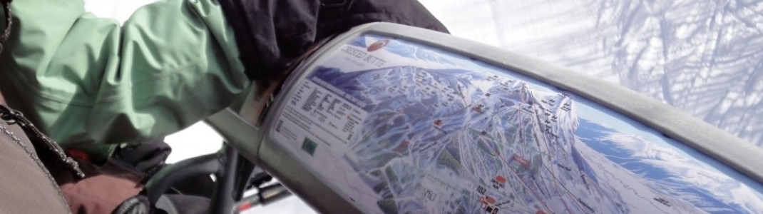 So behält man leicht die Übersicht: An den wichtigsten Liften im Skigebiet ist der Pistenplan auf den Sicherheitsbügeln angebracht.
