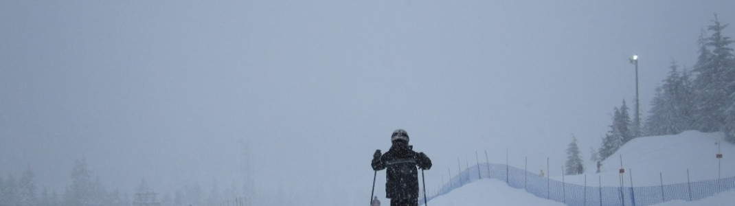Kleiner Snowpark neben dem unteren Teilstu&#776;ck der einfachen COLLINS Abfahrt (2)!