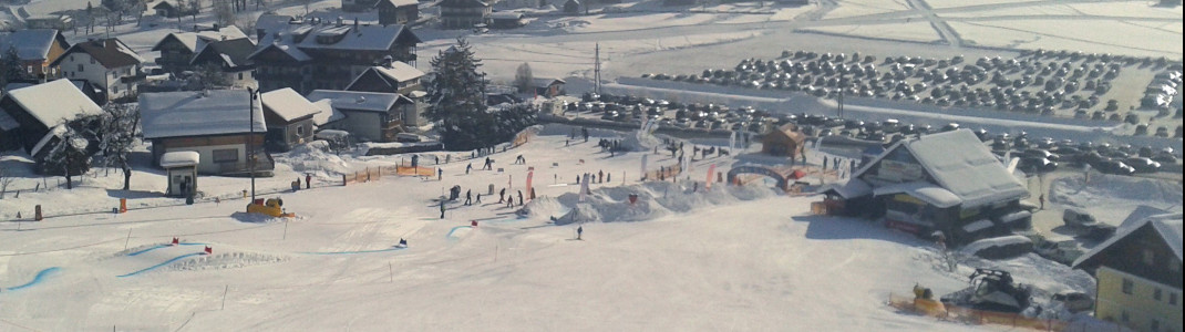 In Gosau vergnügen sich Freestyler im Playground Snowpark