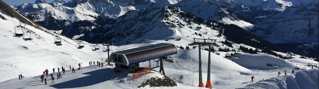 Ein traumhaftes Panorama erwartet die Besucher an vielen Ecken im Skigebiet.