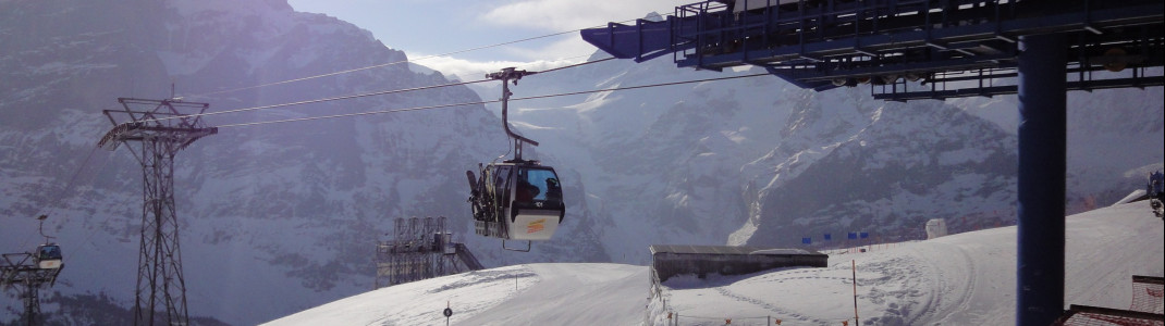 Blick auf die Gondel Grindelwald -First