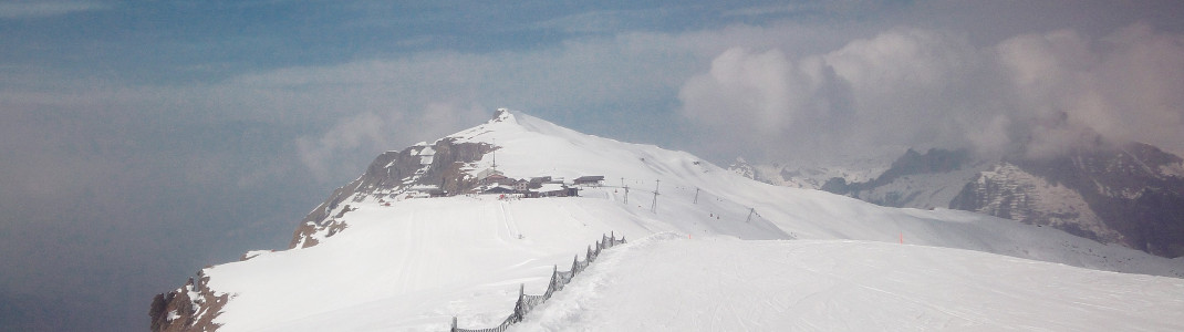 Einer der höchsten Punkte im Skigebiet unterhalb des Männlichen Gipfels. Mit bis zu 2500m gehört die Skiregion Grindelwald-Wengen nicht zu den höchstgelegenen Skiregionen der Schweiz.
