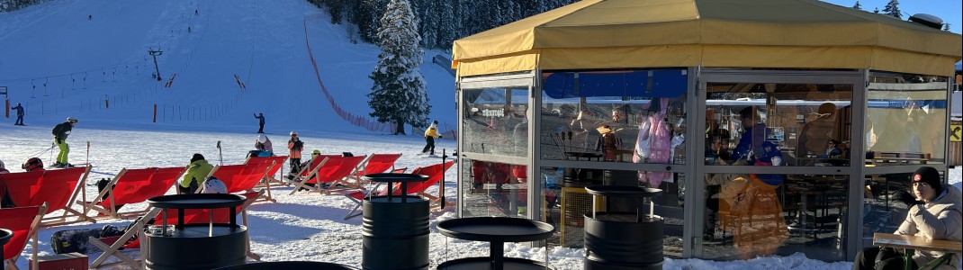Die Schirmbar an der Bärenhütte lädt zum Après-Ski