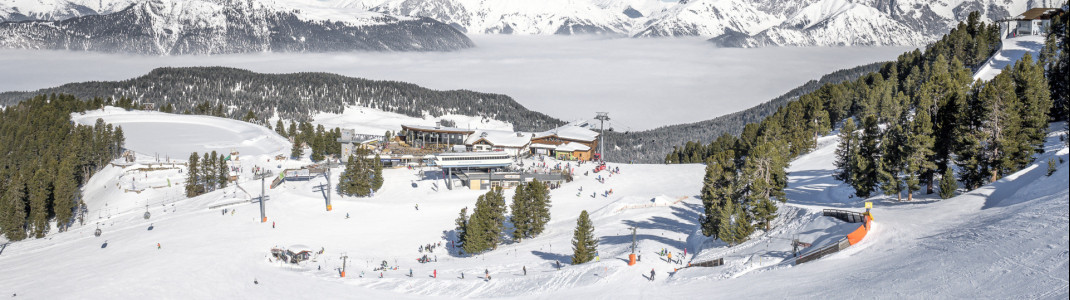 Das große SB-Panoramarestaurant liegt an der Bergstation der Gondelbahnen.
