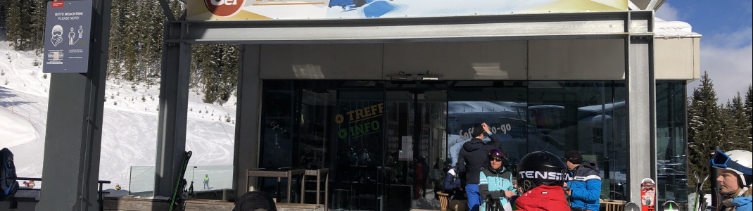 Ideal für eine kleine Stärkung zwischendurch ist das Bistro Café 8er-Treff in Hochfügen.