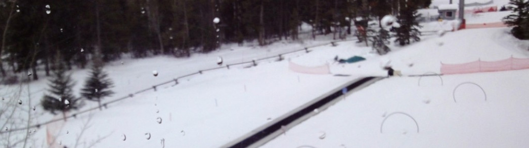 Der Zauberteppichlift für Kinder befindet sich etwas versteckt oberhalb der Talstation der Bridger Gondola.