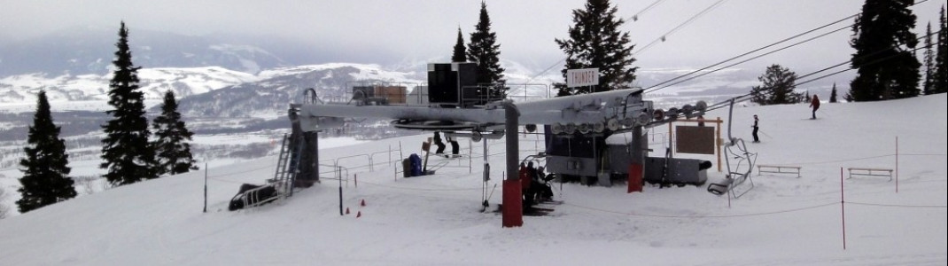 Für amerikanische Verhältnisse durchaus modern. Die Liftanlagen in Jackson Hole (im Bild der Sessellift Thunder)!